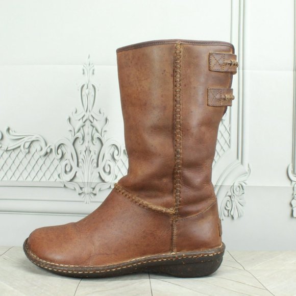 UGG Shoes - UGG Brown Leather Round Toe Pull On Sheepskin Lined Winter Boots Size 9